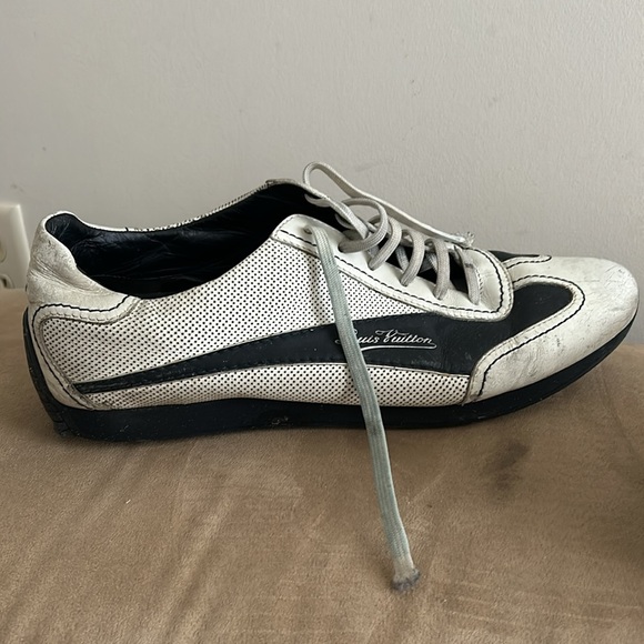 100% Authentic Louis Vuitton Mens Sneakers - Picture 5 of 16